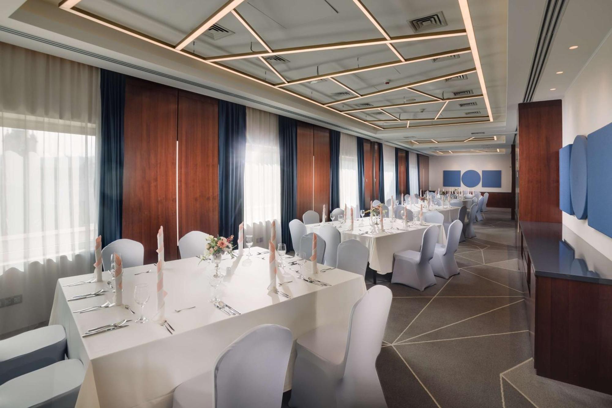 Doubletree By Hilton Hotel Cluj - City Plaza Exterior photo The ballroom