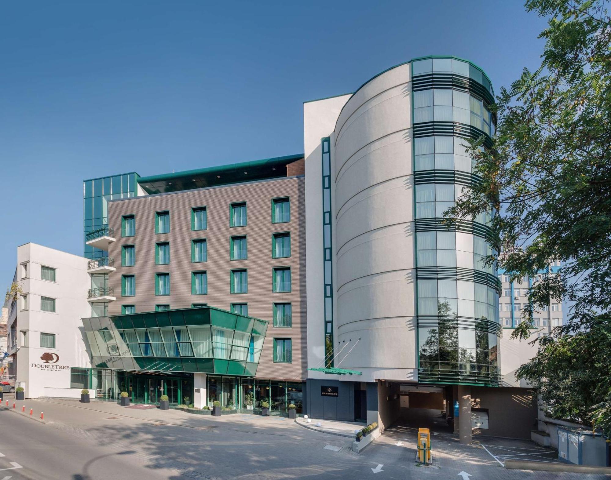 Doubletree By Hilton Hotel Cluj - City Plaza Exterior photo The new building of the University of Novi Sad