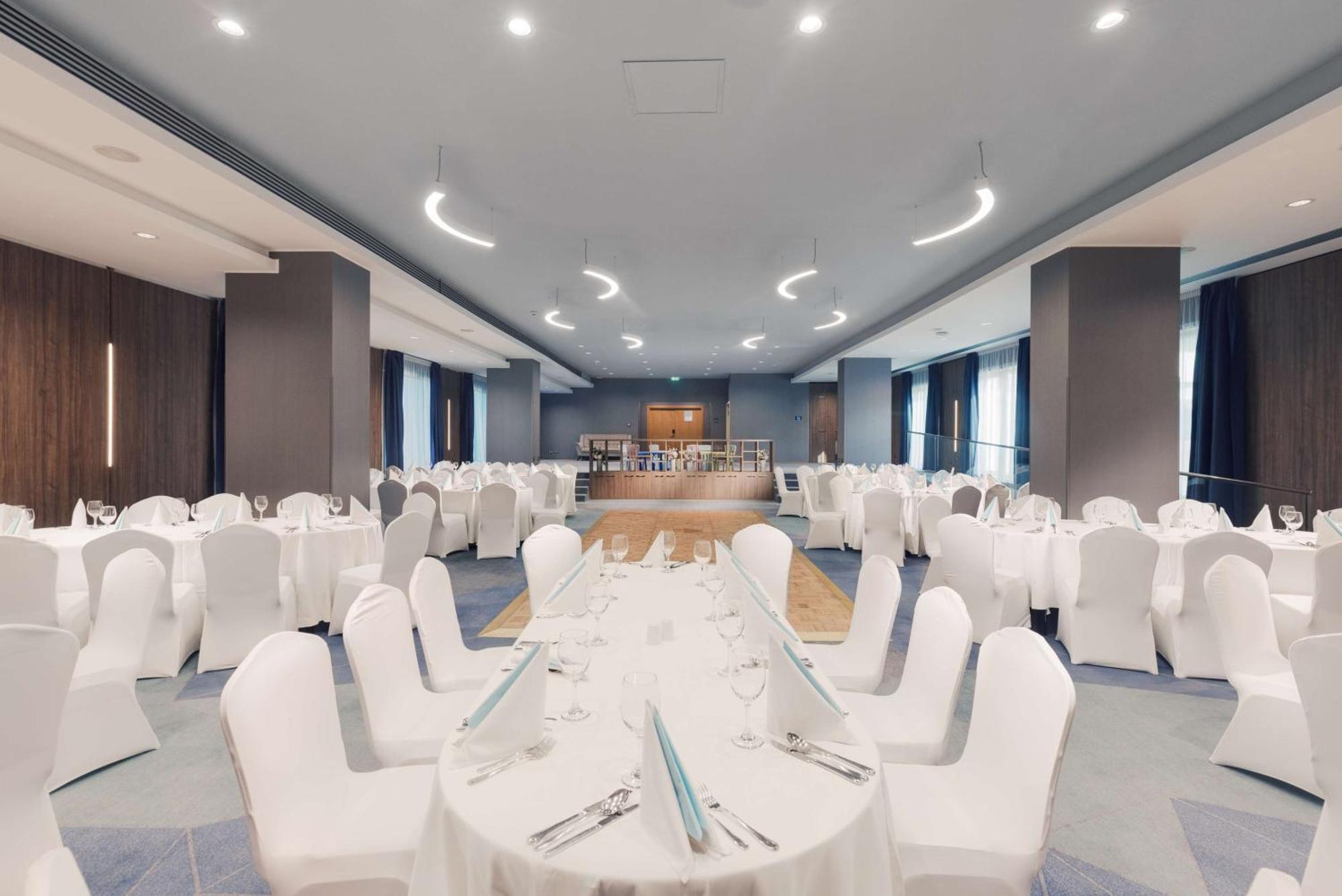 Doubletree By Hilton Hotel Cluj - City Plaza Exterior photo The ballroom