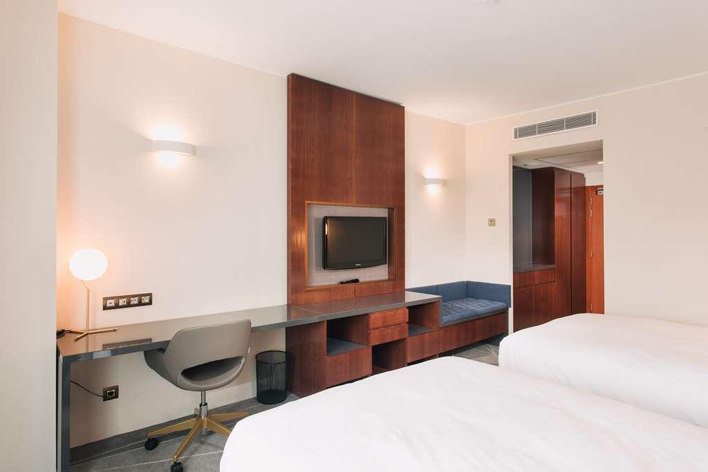 Doubletree By Hilton Hotel Cluj - City Plaza Room photo