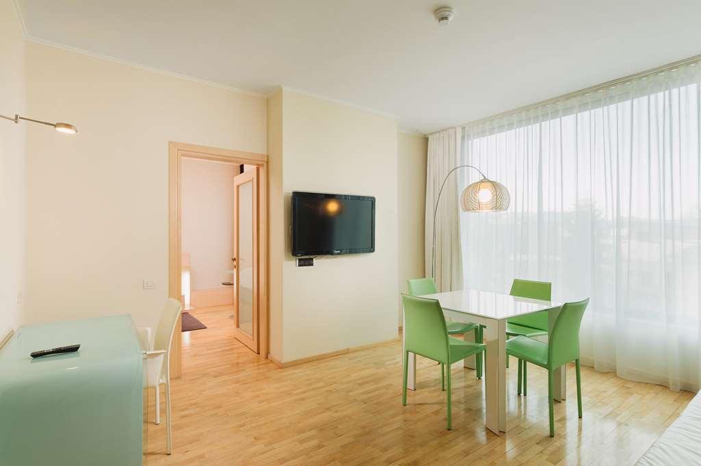 Doubletree By Hilton Hotel Cluj - City Plaza Room photo